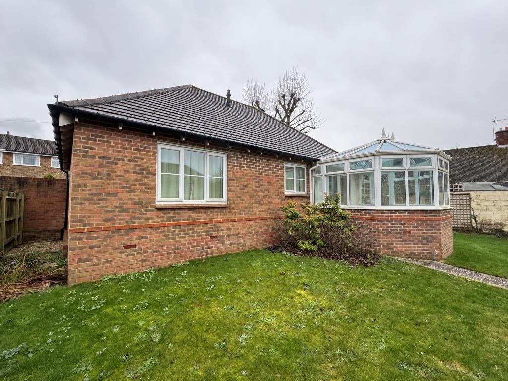Lot: 120 - TWO-BEDROOM DETACHED BUNGALOW WITH GARAGE - Rear of property